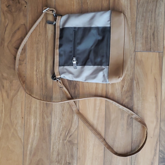 Roots crossbody - Picture 2 of 2